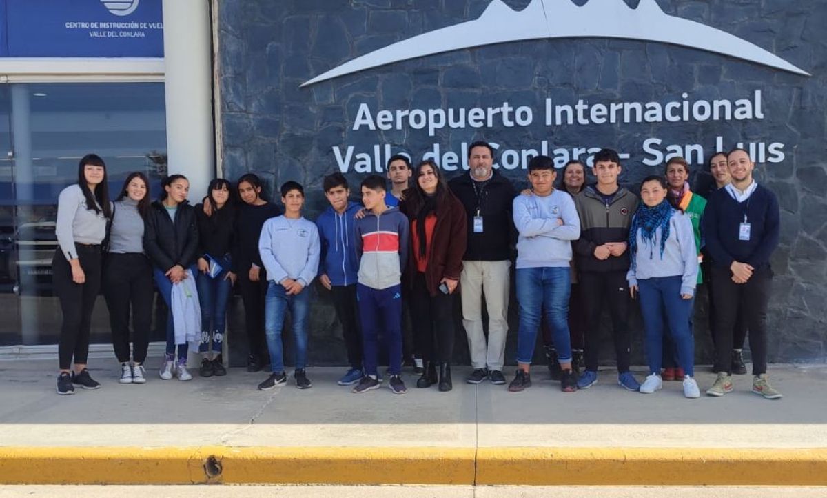 Escuelas rurales disfrutaron de una jornada de alto vuelo en el Aeropuerto Internacional Valle del Conlara 