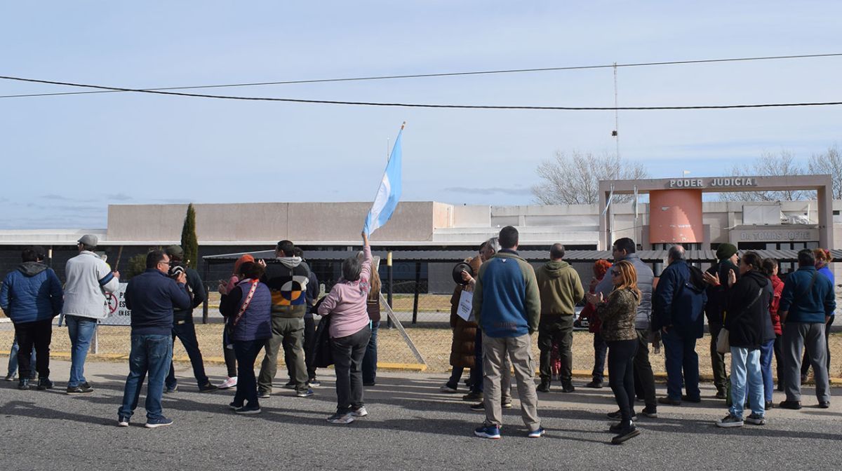 Asalto en Los Molles: Rafaelli negó su participación en el hecho e intimidó a una periodista de ECN