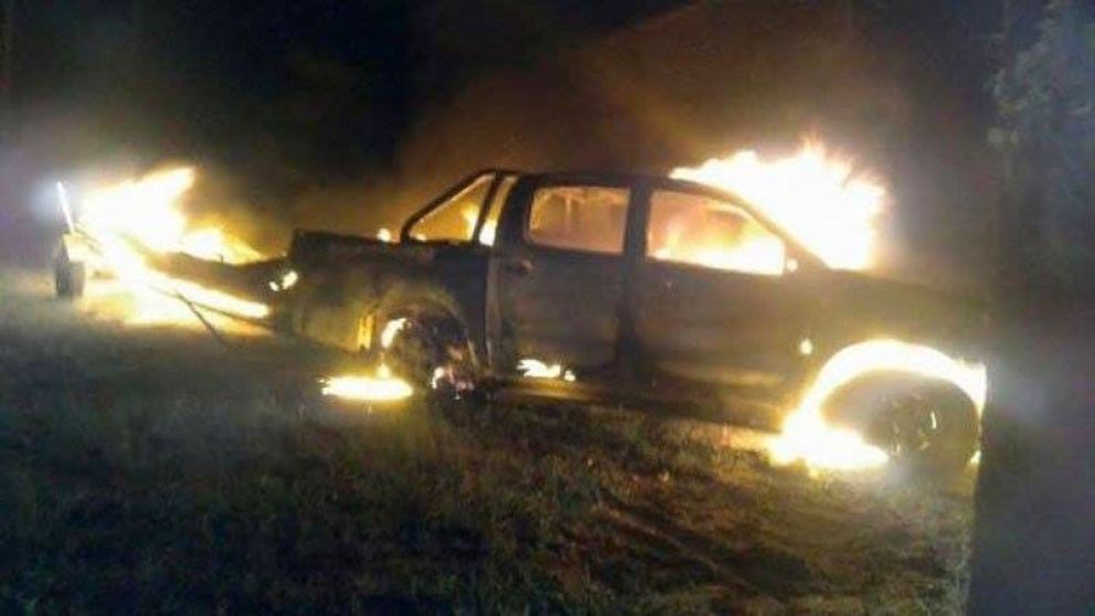 Hallaron un cuerpo en un vehículo incinerado: investigan un parricidio