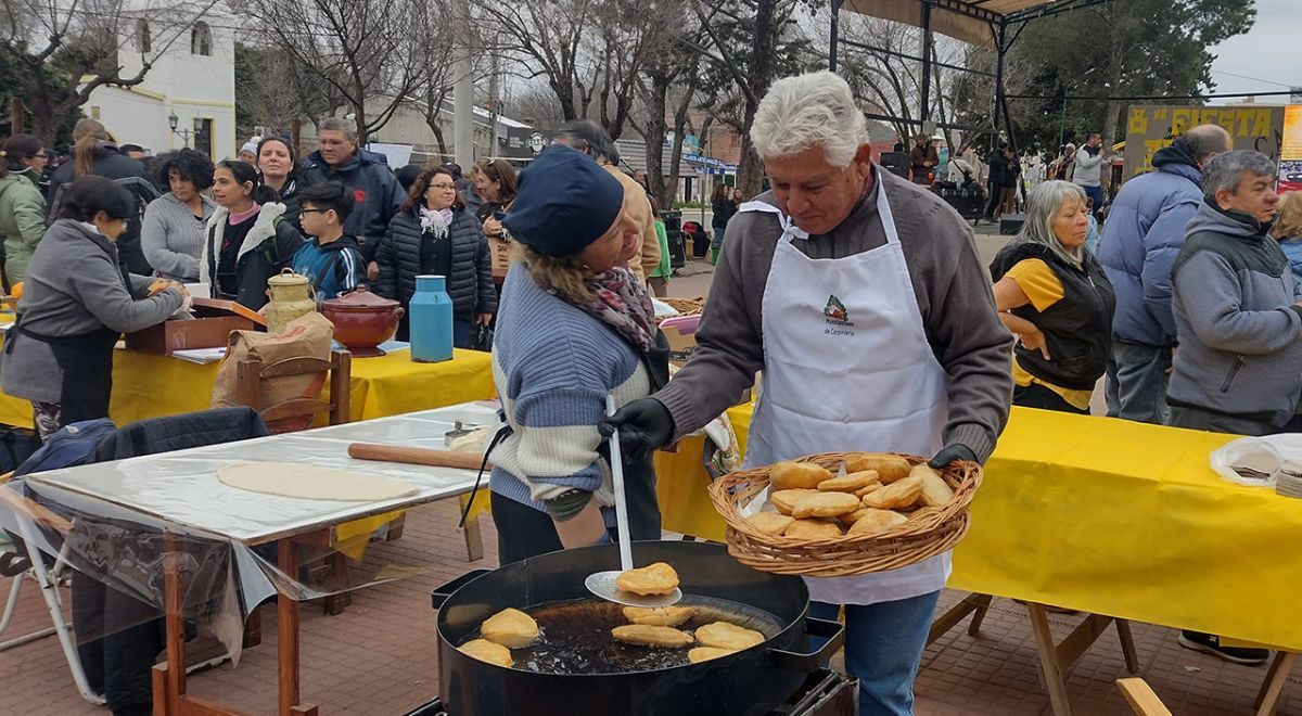 Se realizó una nueva Fiesta de la torta Frita, un clásico para vecinos y turistas