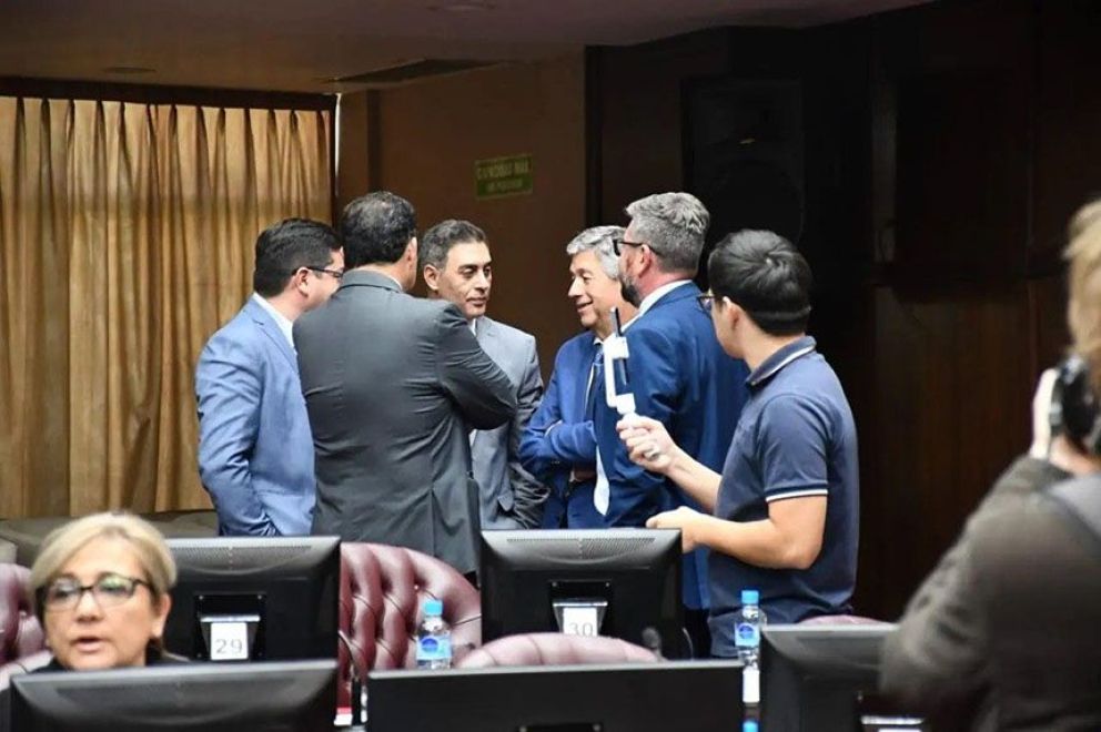 Diputados: la oposición reunió quórum y aprobó la derogación de los 53 cargos y la interpelación a Horcajo