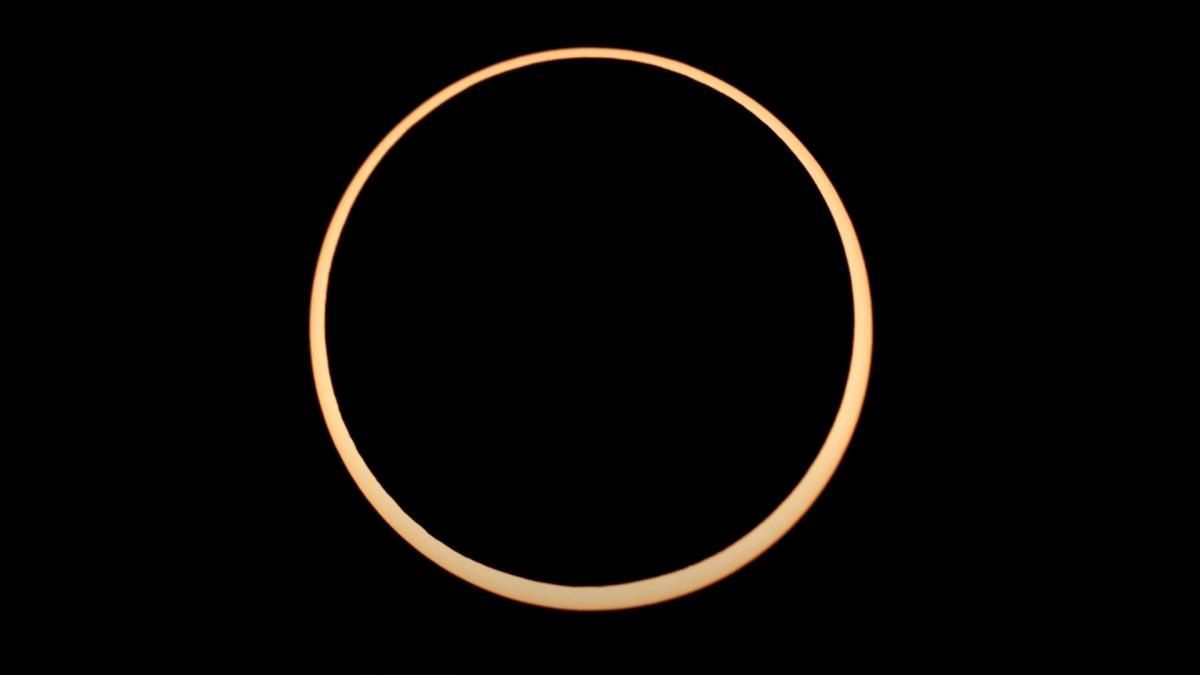 El eclipse anular de Sol con su "anillo de fuego" maravilló a miles de espectadores