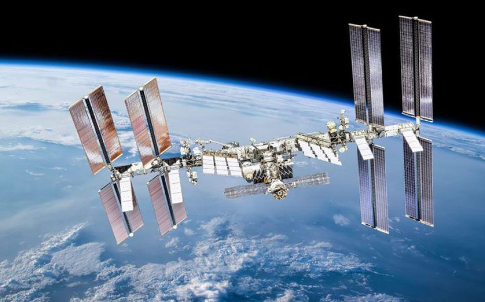 A simple vista: la Estación Espacial Internacional surcará el cielo Merlino