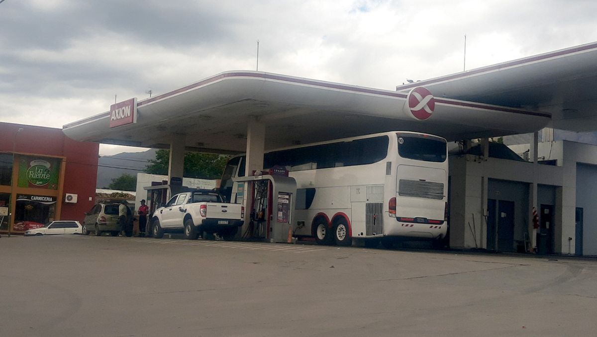 Comenzó a normalizarse la provisión de combustible en las estaciones de servicio