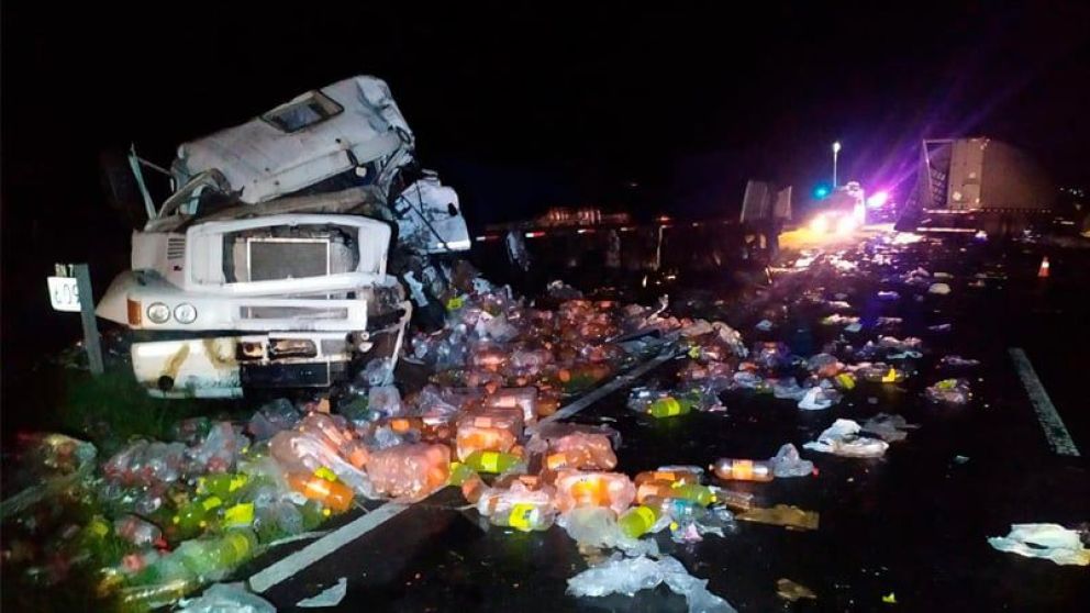 Tragedia en Córdoba: dos camioneros murieron en un choque frontal