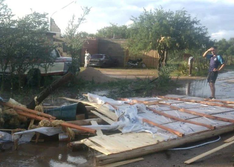 Temporal de viento y lluvia ocasionó graves destrozos en Traslasierra