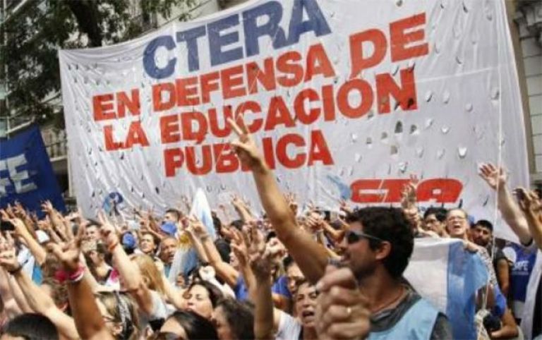 CTERA pidió al Gobierno que "recapacite" y envíe fondos docentes a provincias para evitar problemas en el inicio de las clases