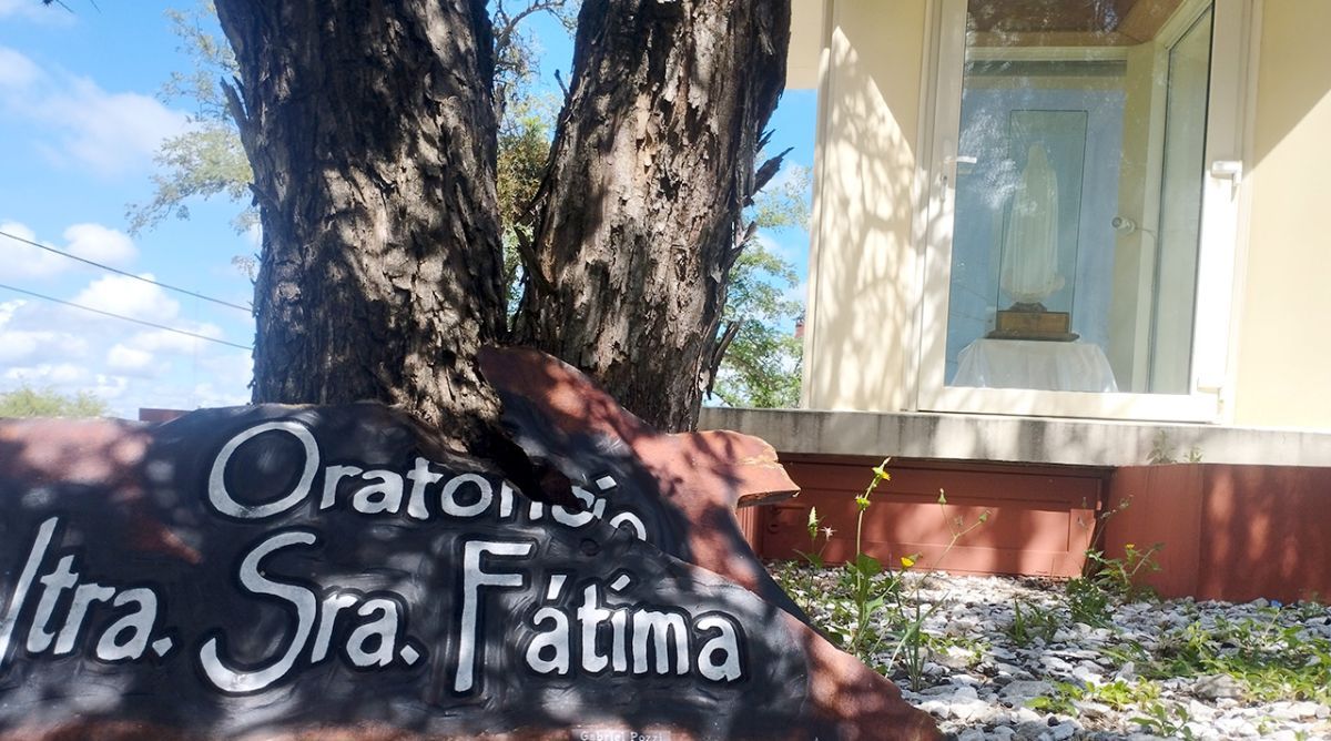 Conmoción en Merlo por el cambio de color del manto de la Virgen de Fátima