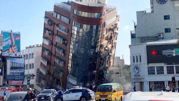 Terremoto en Taiwán dejó al menos siete muertos y más de 700 heridos: buscan sobrevivientes entre escombros
