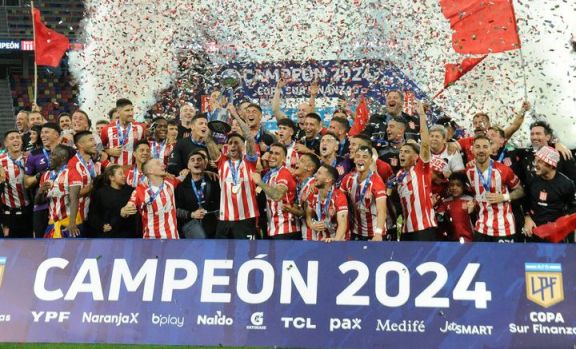 Estudiantes se consagró campeón de la Copa de la Liga: le ganó a Vélez en los penales