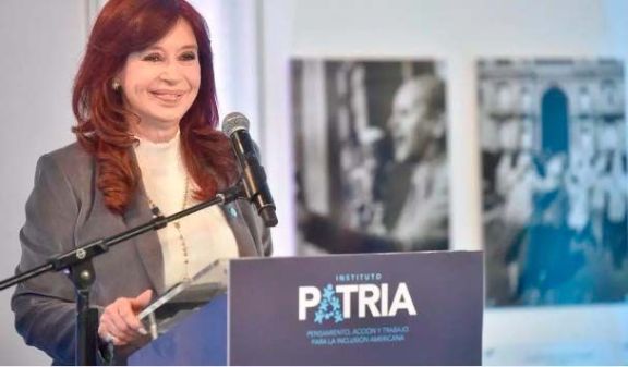 Cristina cuestionó el RIGI de la Ley Bases y advirtió sobre un nuevo "estatuto legal del coloniaje"