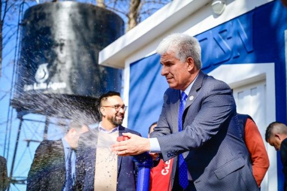 Una perforación que termina con los problemas de agua de los vecinos de Cañada La Negra