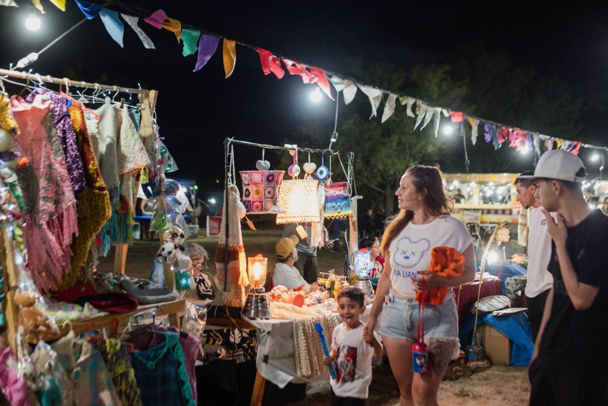 Villa Larca inauguró la temporada de eventos de verano con el exitoso 16º Festival de los Artesanos