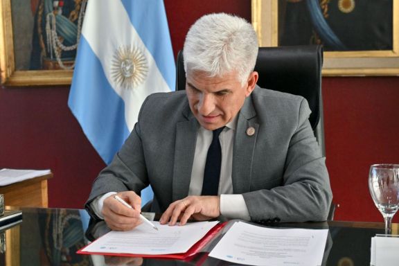 Poggi acelera la reforma del gabinete: eliminó otra estructura con rango ministerial y desplazó a todos sus funcionarios