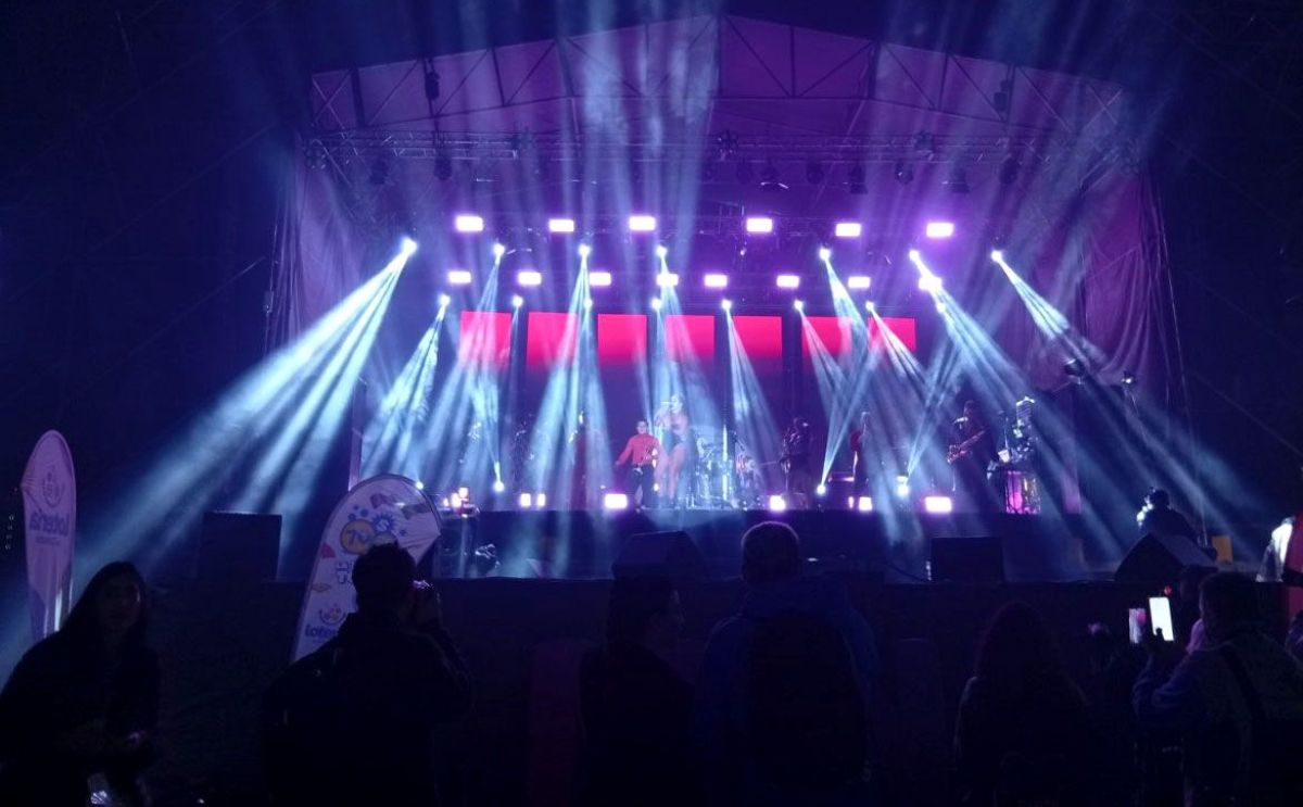 Mina Clavero inauguró su temporada con una gran fiesta popular