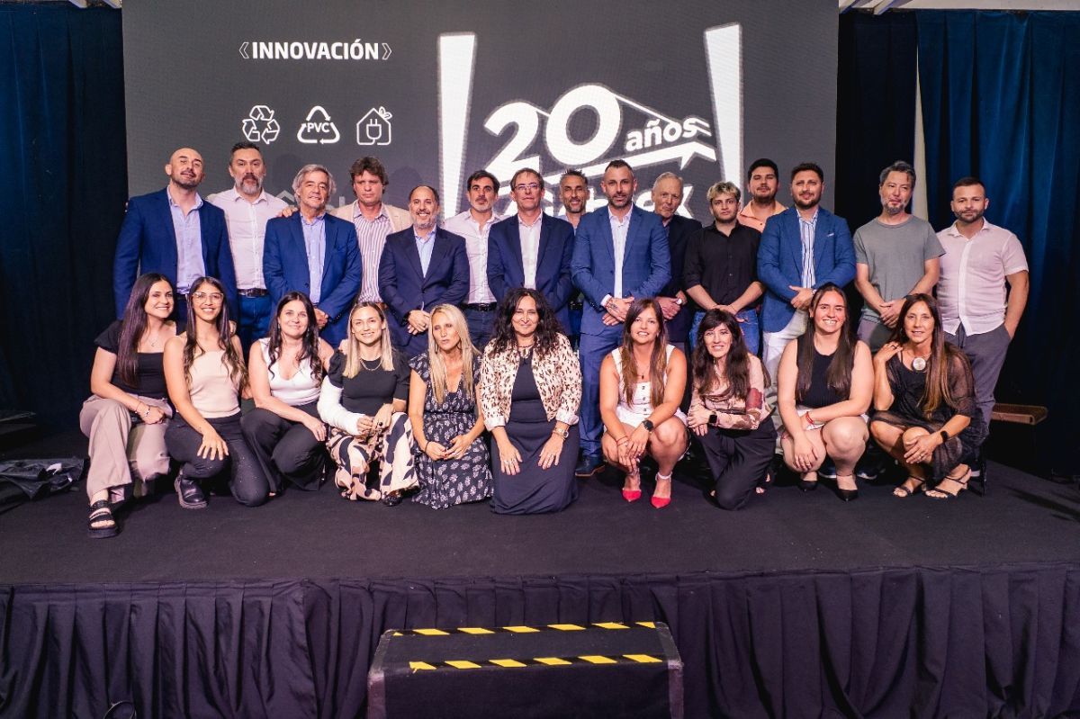 Ranelagh Aberturas recibió el máximo premio nacional al diseño de showroom 