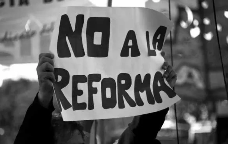 Concentración en Merlo y movilización nacional contra la reforma laboral
