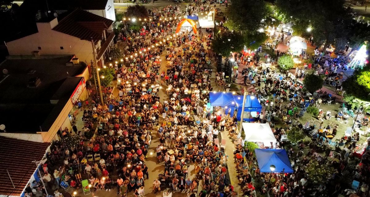 Multitudinaria tercera edición de la Fiesta de la Empanada Mollense