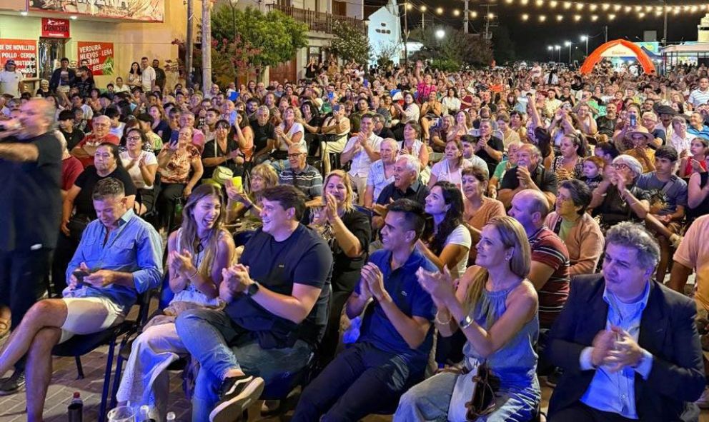 Multitudinaria tercera edición de la Fiesta de la Empanada Mollense