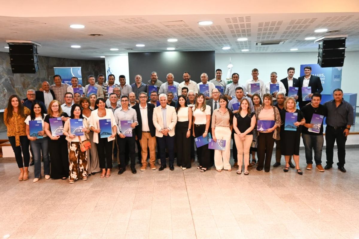 El Gobierno acordó con 37 municipios para realizar más de 300 viviendas de autoconstrucción asistida