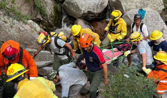 Rescate exitoso en la Cascada Esmeralda