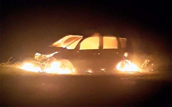 Un incendio vehicular provocó la pérdida total de un automóvil en la Autopista 55