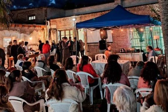 Dos libros y dos miradas en la Biblioteca Popular Lafinur