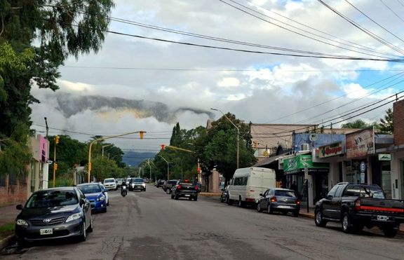 Anticipan lluvias hasta el sábado y un leve descenso térmico