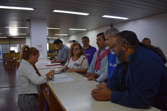 Gremios estatales piden paritaria urgente ante una inflación acumulada del 269,6%