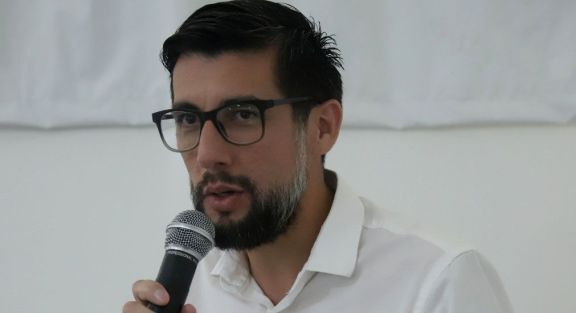 Entre críticas a expositores y un giro hacia mayor participación, Rodríguez cerró la audiencia por el ordenamiento territorial