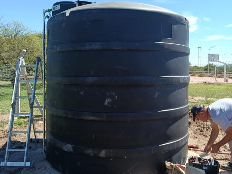 Instalaron una planta de ósmosis inversa para abastecer al paraje Las Lomitas