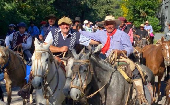 Cortaderas celebra la llegada de la Travesía Enlazando Valles