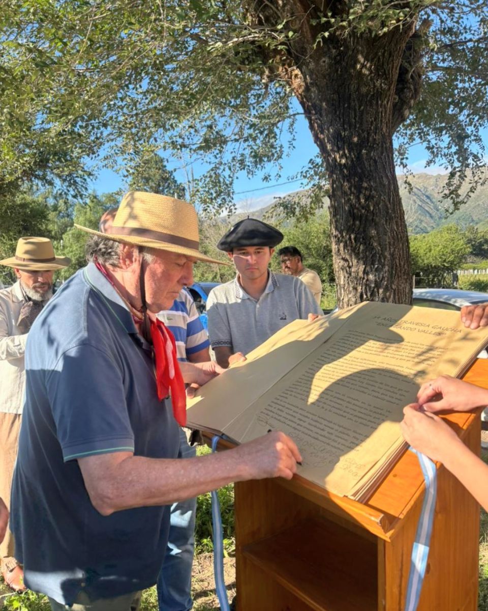 Cortaderas celebra la llegada de la Travesía Enlazando Valles