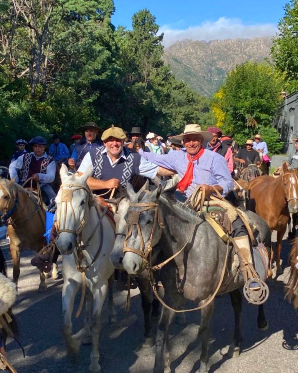 Cortaderas celebra la llegada de la Travesía Enlazando Valles