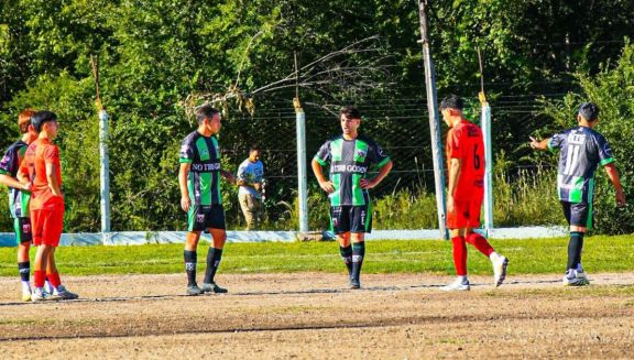 Clásico merlino: sancionan a Casino y San Martín por uso de pirotecnia