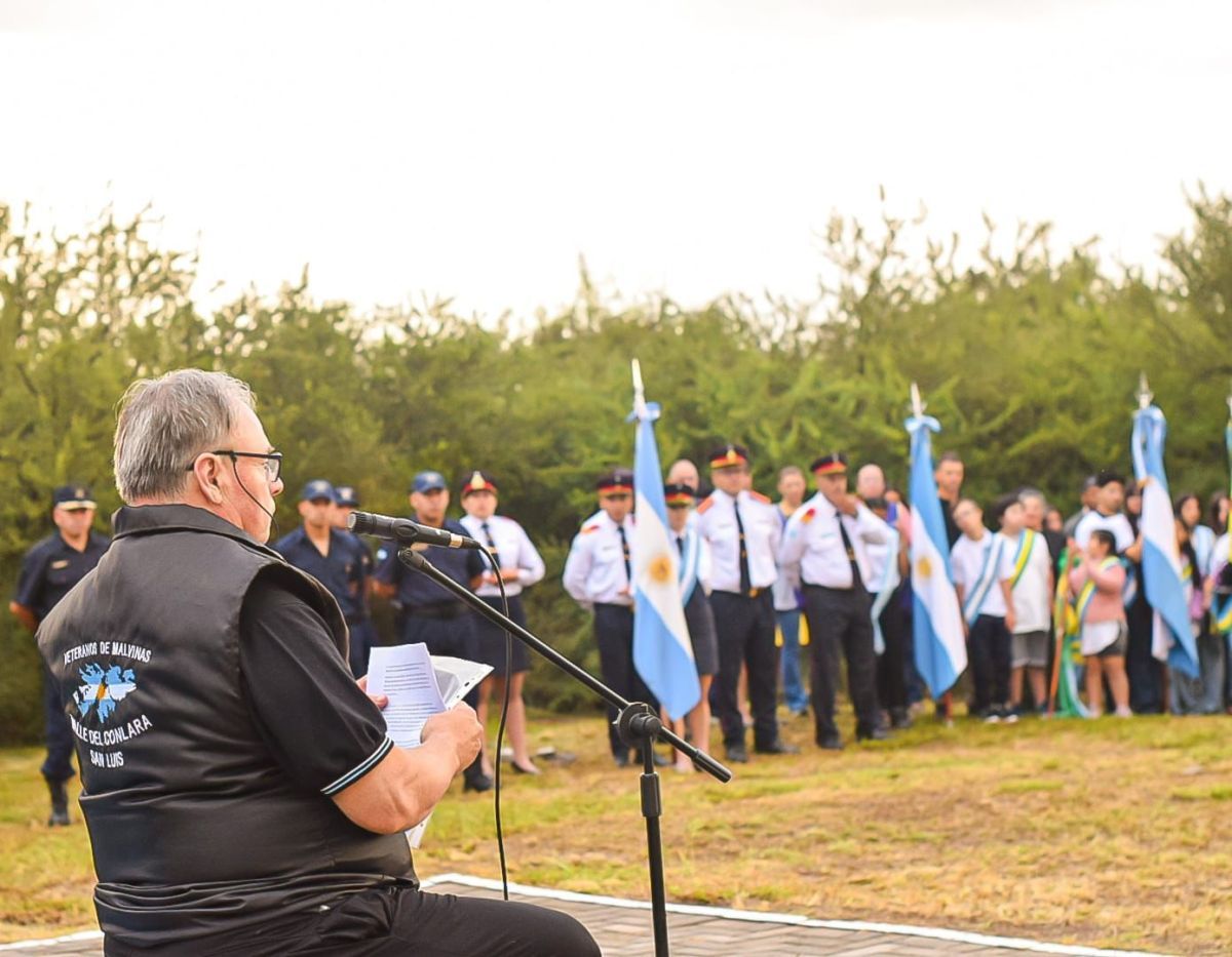 Villa de Merlo homenajeó a los veteranos y caídos en Malvinas 