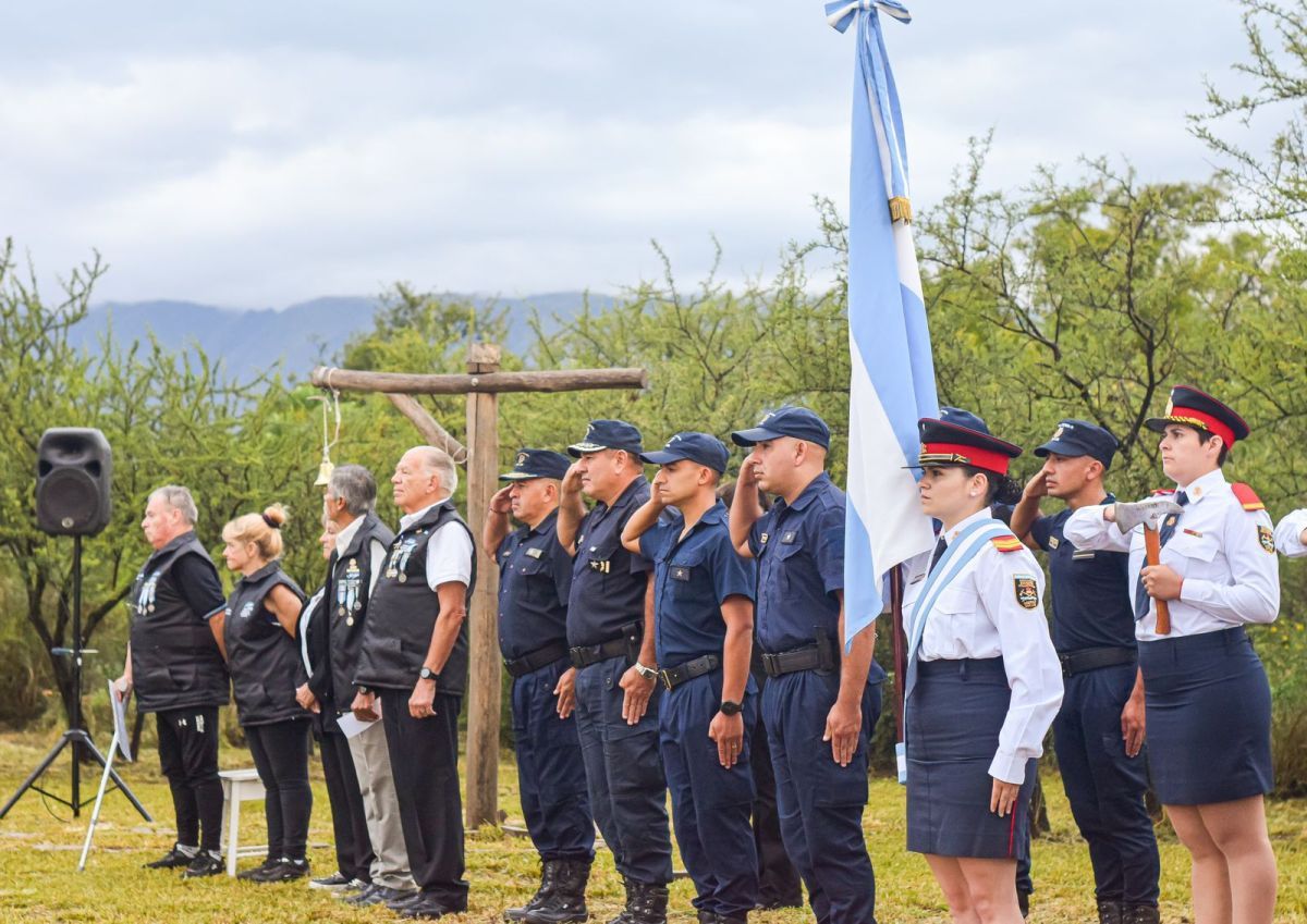 Villa de Merlo homenajeó a los veteranos y caídos en Malvinas 