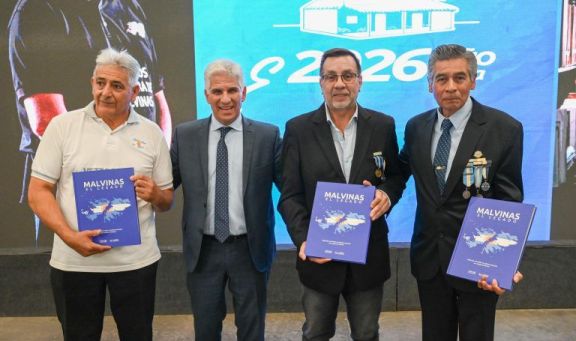 Presentaron “Malvinas, El Legado”, un libro que resguarda las voces de héroes sanluiseños
