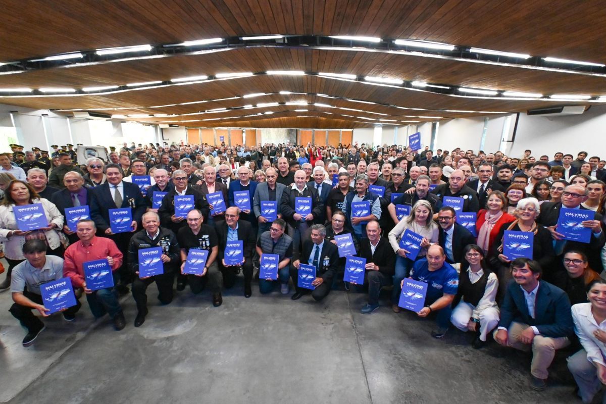 Presentaron “Malvinas, El Legado”, un libro que resguarda las voces de héroes sanluiseños