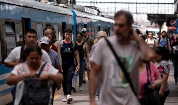 El humor social en caída libre: se desploman las expectativas económicas y crece la preocupación por el desempleo