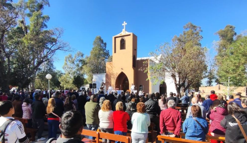 Fuerte demanda de puestos para la festividad de Santa Rita en Las Lomitas