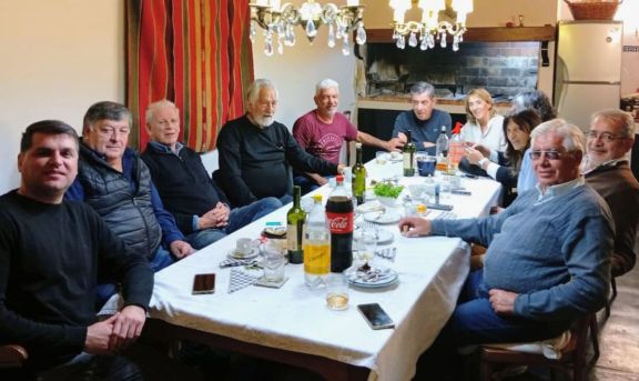 Alberto Rodríguez Saá se reunió con referentes del PJ de Junín y Chacabuco