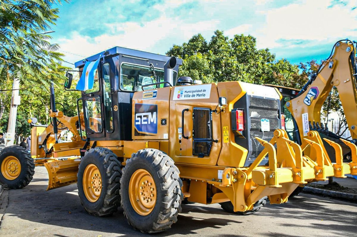 Merlo sumó maquinaria pesada para reforzar el mantenimiento vial