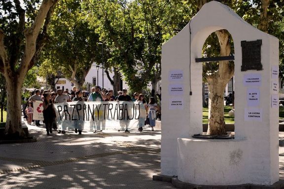 “Paz, pan y trabajo”: la consigna que atravesó la movilización del 1° de mayo en Merlo