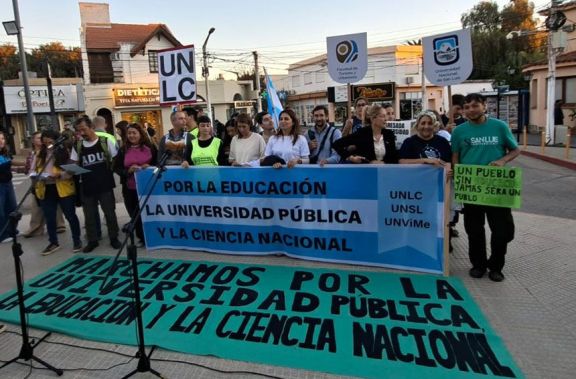 "203 días sin aplicar la Ley de Financiamiento Universitario": el documento que se leyó en Villa de Merlo