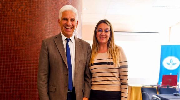 Una foto, un mensaje y una candidatura que empieza a tomar forma