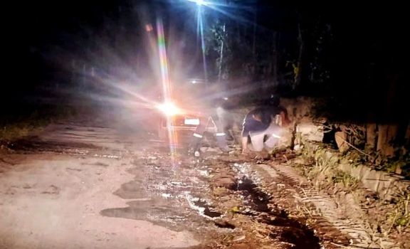 Maquinaria pesada de la Municipalidad arrasó conexiones y medidores de agua