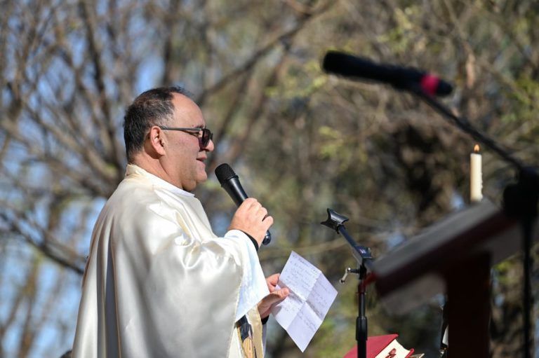 El gobernador Claudio Poggi acompañó la celebración de Santa Rita de Casia en La Lomita