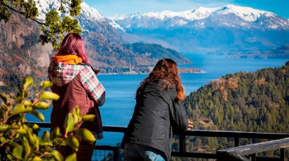 Feriado del 25 de Mayo: las escapadas cortas y el turismo regional movieron casi $340.000 millones