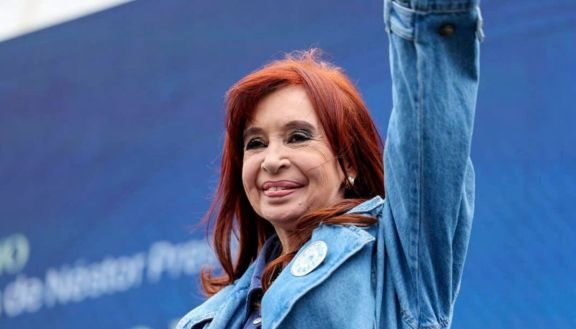 Convocan a organizaciones y vecinos a sumarse a la campaña “Cristina Libre” en Merlo